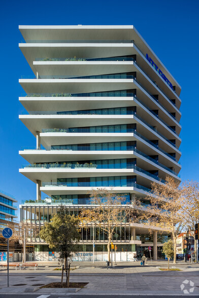 Avinguda D'icària, 213, Barcelone, Barcelona à louer - Photo de l’immeuble – Image 2 sur 12