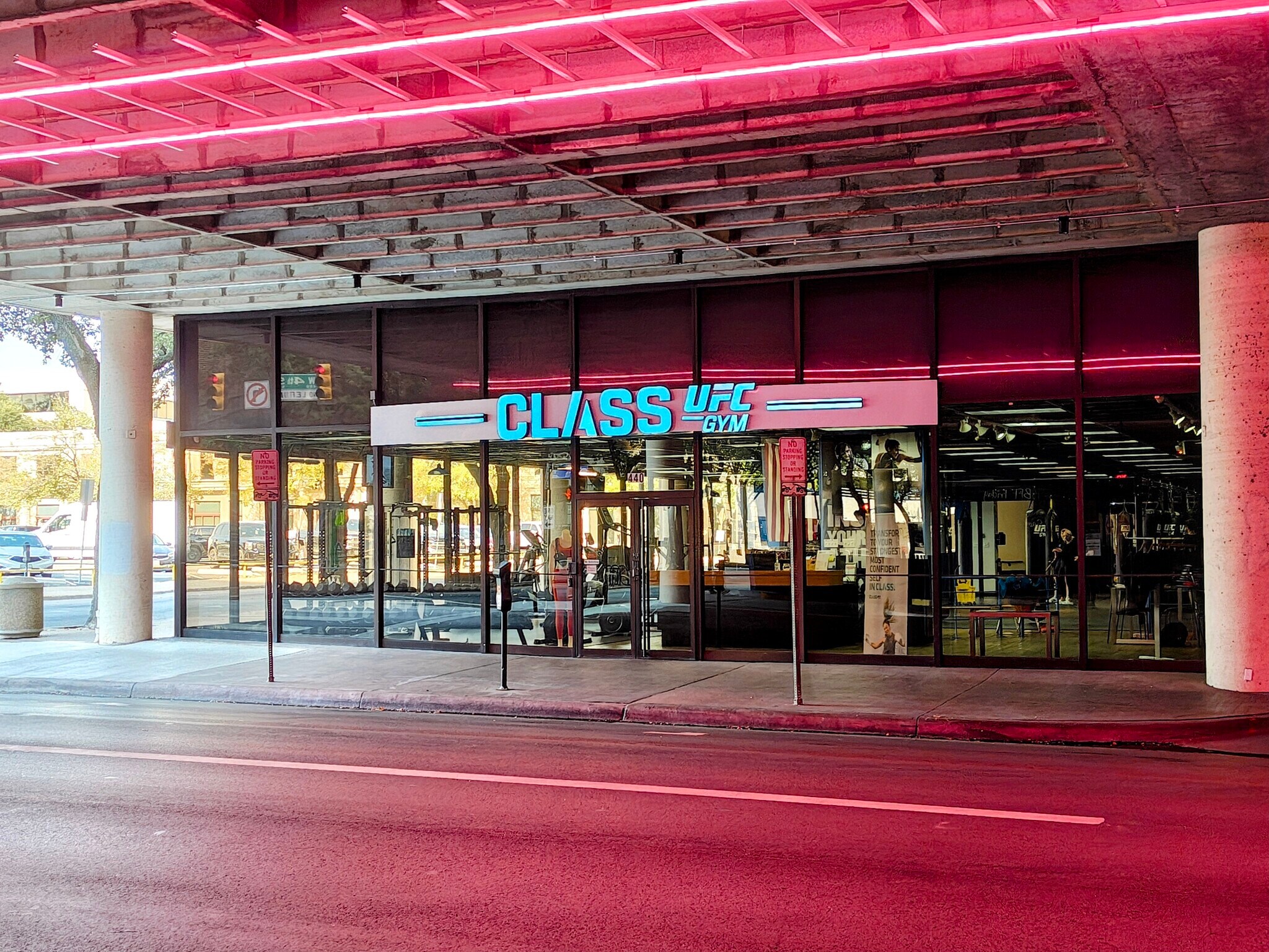 500 Throckmorton St, Fort Worth, TX à louer Photo de l’immeuble– Image 1 sur 9