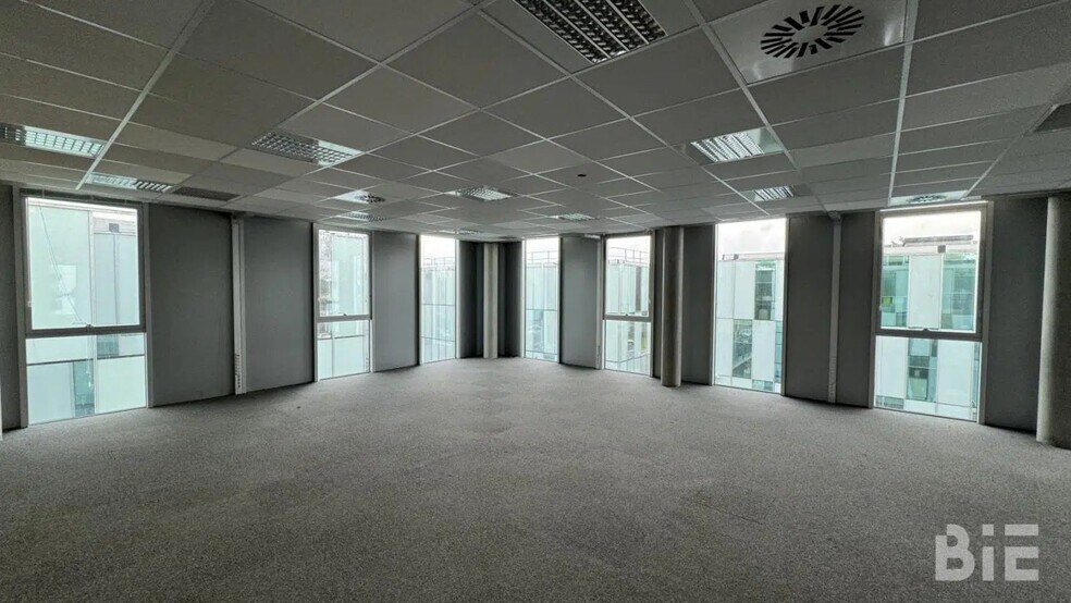 12 Bis Avenue Antoine Becquerel, Pessac à louer - Photo de l’immeuble – Image 2 sur 5