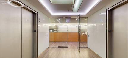 1600 McConnor Pky, Schaumburg, IL à louer Numérisation 3D Matterport– Image 1 sur 10