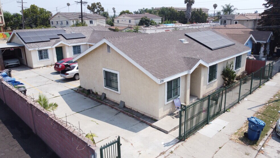 3321 W 63rd St, Los Angeles, CA à vendre - Photo principale – Image 1 sur 4