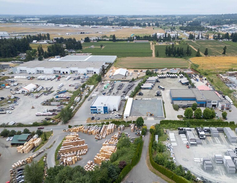 1735 Foy St, Abbotsford, BC à louer - Photo de l’immeuble – Image 2 sur 3
