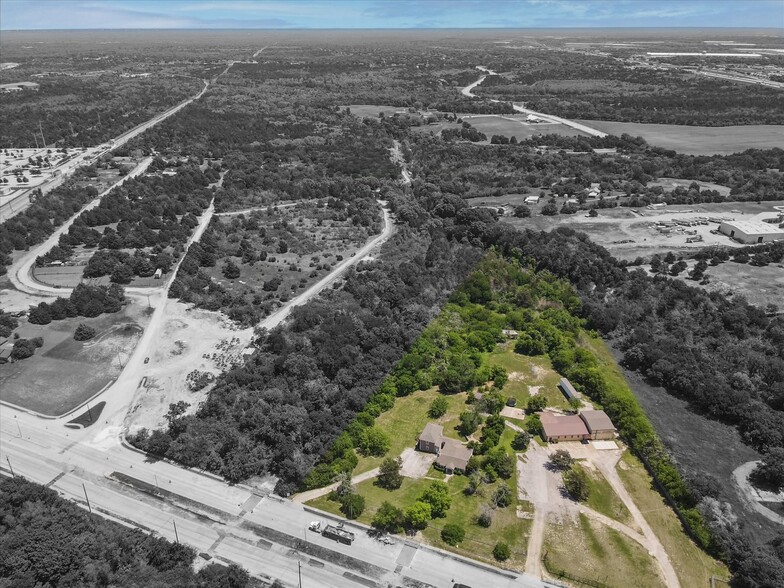 8160 University Hills Blvd, Dallas, TX à vendre - Aérien – Image 3 sur 49