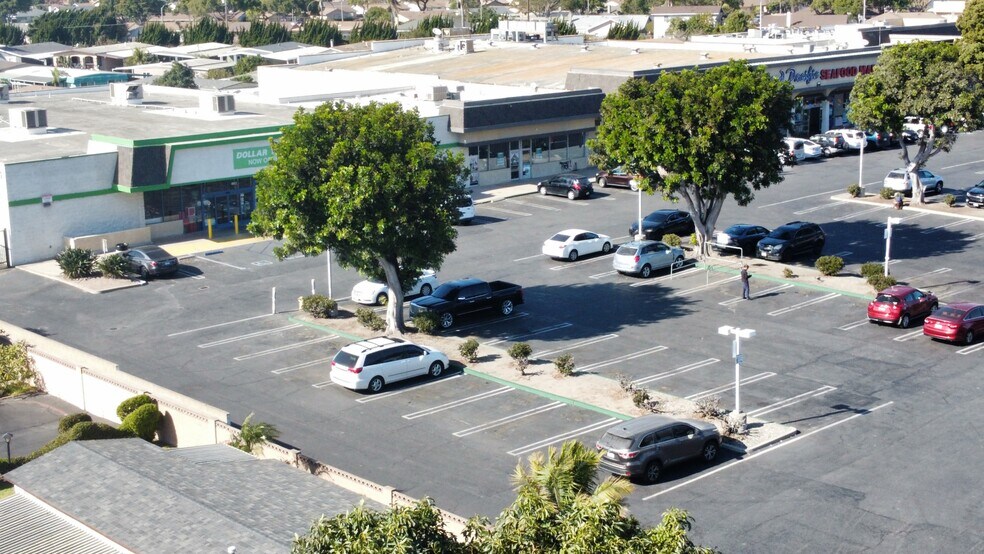 4751-4917 Rose Ave, Oxnard, CA à louer - Photo de l’immeuble – Image 2 sur 11