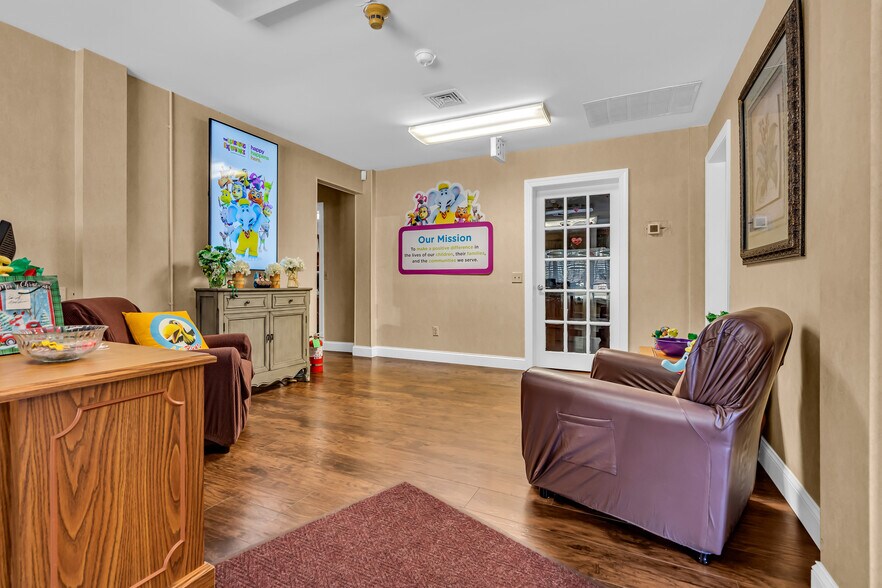 55 Schoolhouse Rd, Whiting, NJ à louer - Photo intérieure – Image 2 sur 28