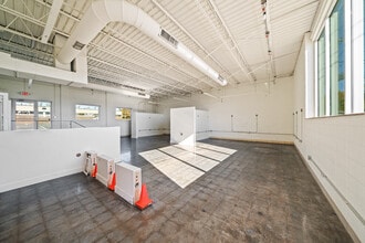 6145 Troost Ave, Kansas City, MO à vendre Photo intérieure– Image 2 sur 6