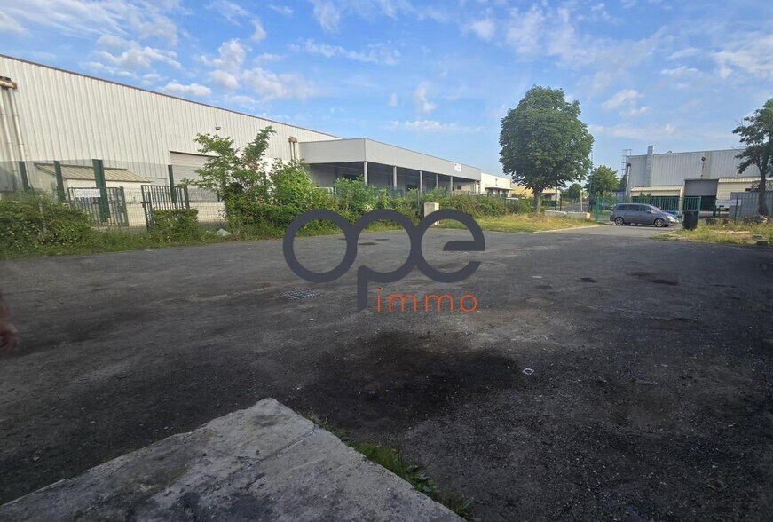 Industriel/Logistique dans SAINT-OUEN-L'AUMONE à vendre - Photo de l’immeuble – Image 2 sur 8