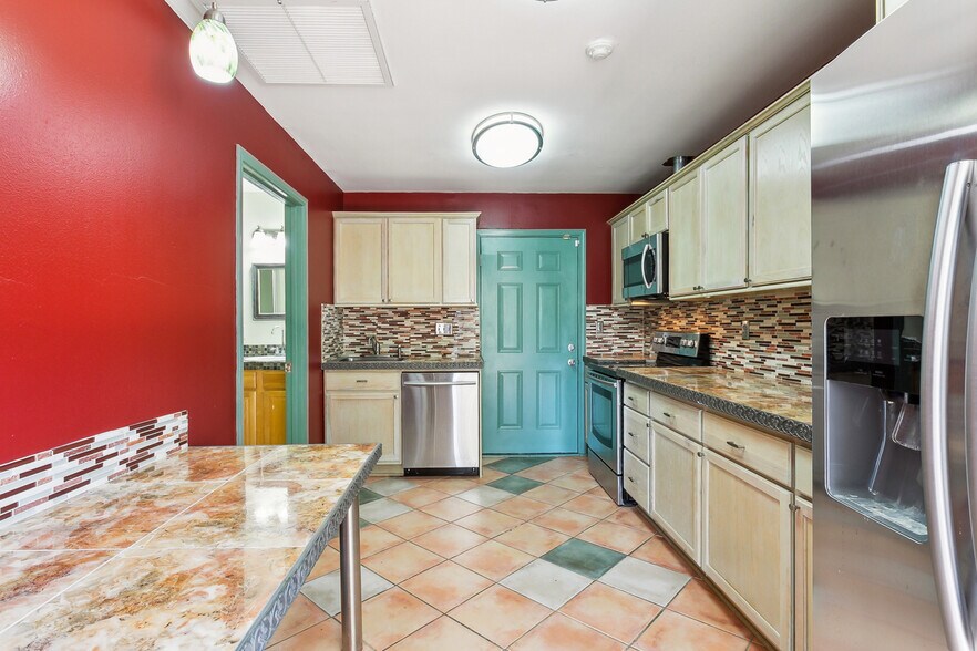 2916 S Lake Blvd, Violet, LA à vendre - Photo intérieure – Image 3 sur 7