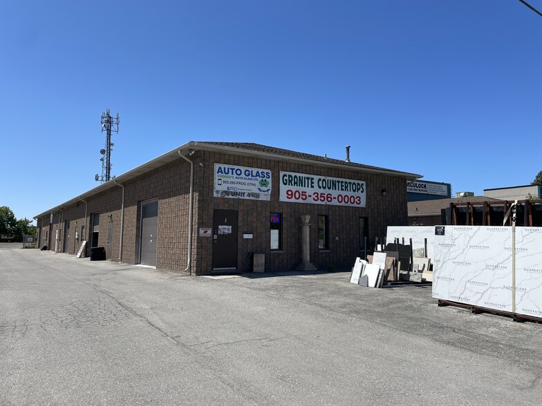 4475 Kent Av, Niagara Falls, ON à louer - Photo de l’immeuble – Image 1 sur 1