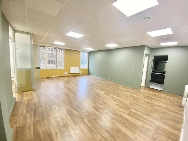 Bureau dans Boulogne-Billancourt à louer - Photo de l’immeuble – Image 1 sur 9