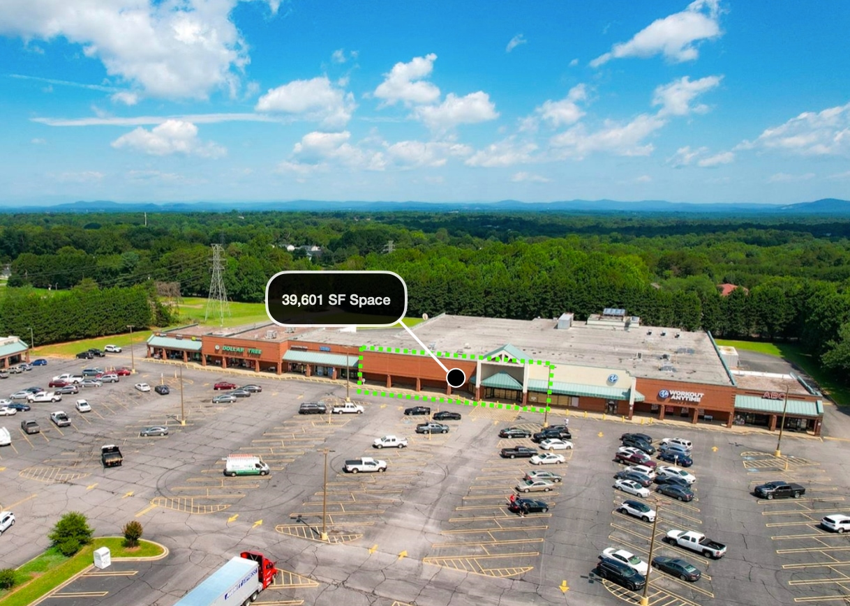 2500 Springs Rd, Hickory, NC à louer Photo de l’immeuble– Image 1 sur 2
