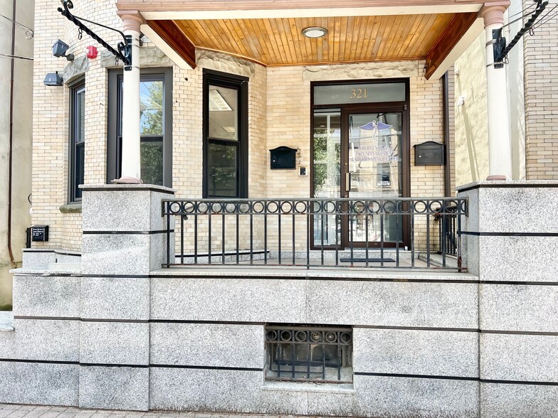 321 60th St, West New York, NJ à louer - Photo de l’immeuble – Image 2 sur 40