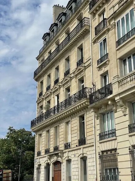 60 Rue De Londres, Paris à louer - Photo de l’immeuble – Image 1 sur 19
