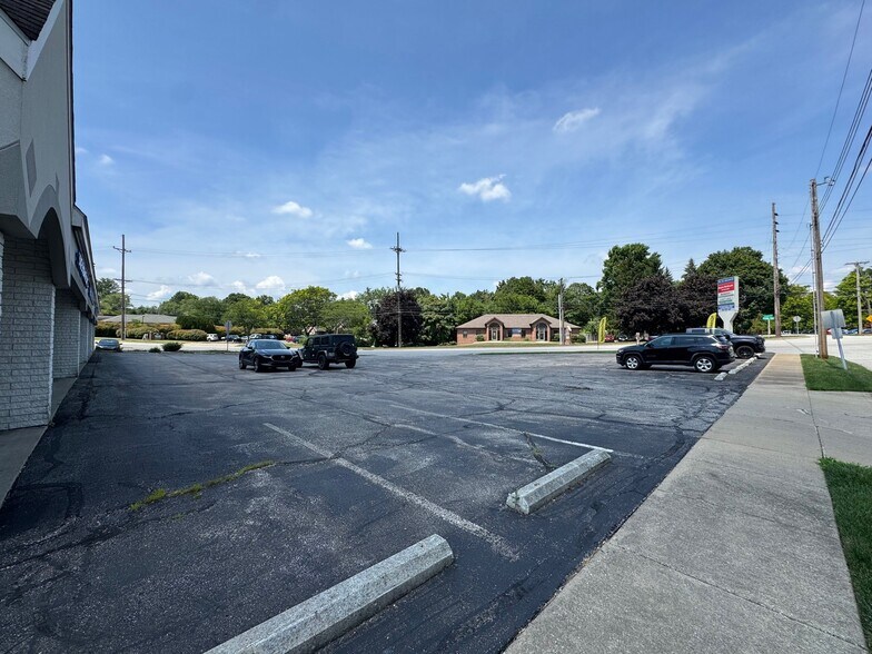 746-756 Graham Rd, Stow, OH à louer - Photo de l’immeuble – Image 3 sur 10