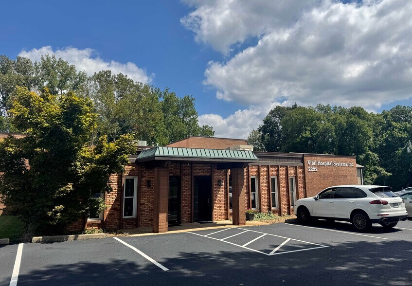 2222 Mason Ln, Ballwin, MO à louer - Photo de l’immeuble – Image 3 sur 13