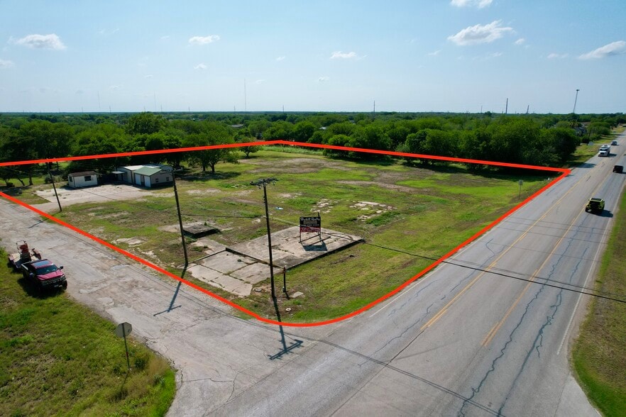 613 Maple St, Jourdanton, TX à vendre - Aérien – Image 3 sur 14