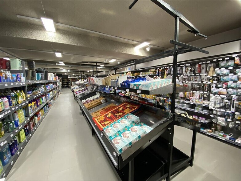 Local commercial dans Paris à louer - Photo de l’immeuble – Image 3 sur 9