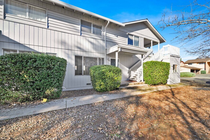 1091 Del Sol Pl, Redding, CA à vendre - Photo de l’immeuble – Image 3 sur 40
