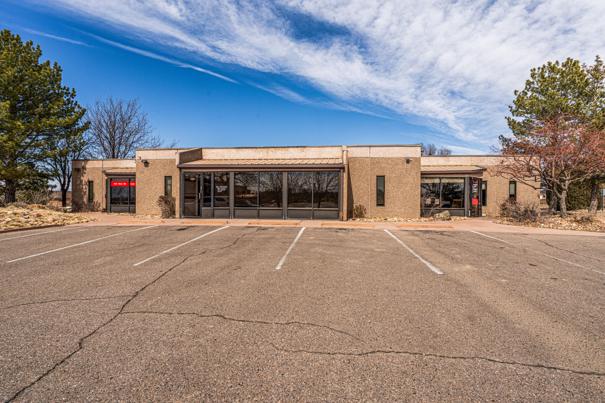 725 Desert Flower Blvd, Pueblo, CO à louer Photo de l’immeuble– Image 1 sur 10