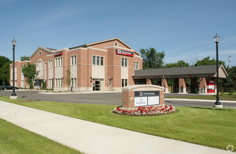 1429 W Saginaw St, East Lansing, MI à louer - Photo de l’immeuble – Image 2 sur 8