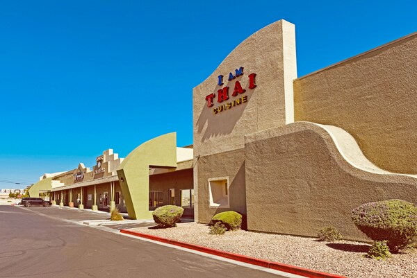 310 E Warm Springs Rd, Las Vegas, NV à louer - Photo de l’immeuble – Image 2 sur 6