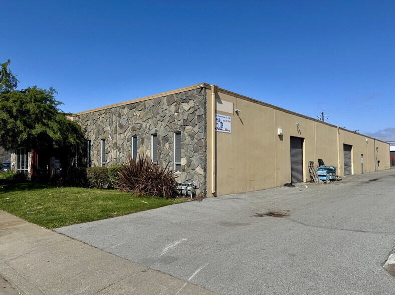 882-890 Mahler Rd, Burlingame, CA à louer - Photo de l’immeuble – Image 2 sur 7