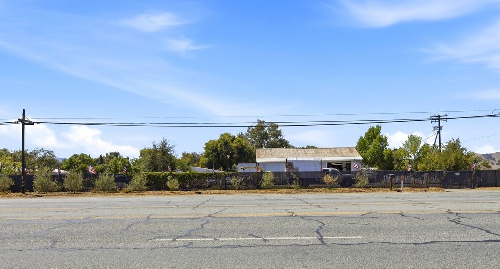 10095 Monterey Rd, Gilroy, CA à vendre Photo de l’immeuble– Image 1 sur 28