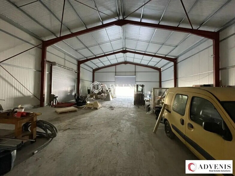 Local d'activités dans Le Tourne à vendre - Photo intérieure – Image 2 sur 9