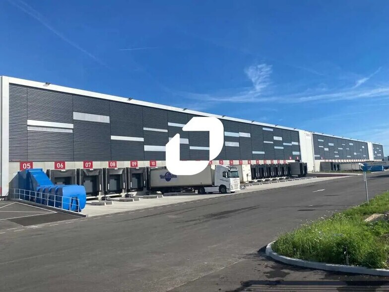 Industriel/Logistique dans Saint-Quentin-Fallavier à louer - Photo de l’immeuble – Image 3 sur 8