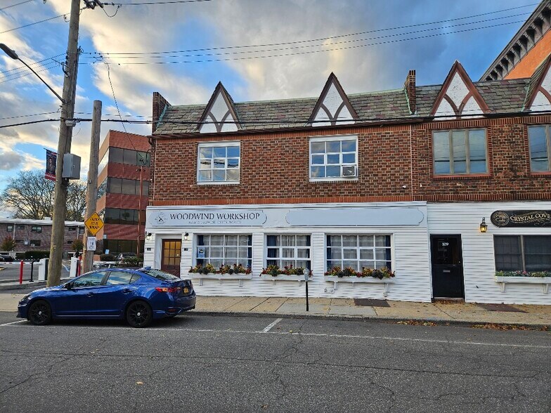 111-113 S Tyson Ave, Floral Park, NY à louer - Photo de l’immeuble – Image 2 sur 18