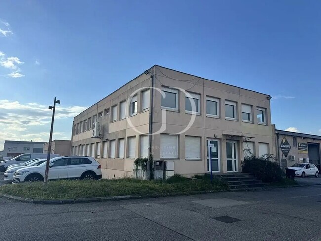 Plus de détails pour 6 Avenue Docteur Schweitzer, Meyzieu - Bureau à vendre