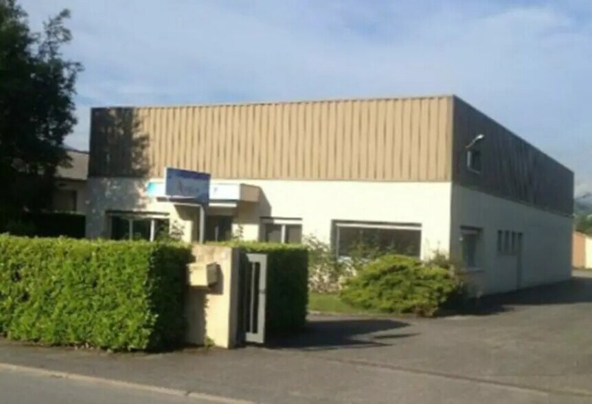 Local d’activités dans La Ravoire à louer - Photo de l’immeuble – Image 1 sur 3