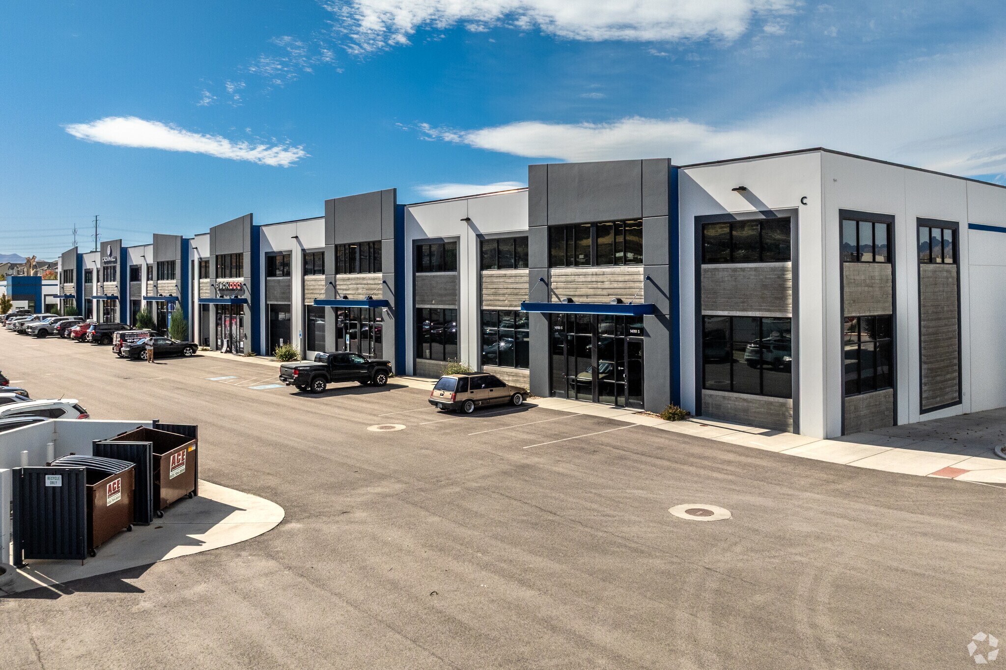 14701-14725 S 855 W, Bluffdale, UT à vendre Photo principale– Image 1 sur 12