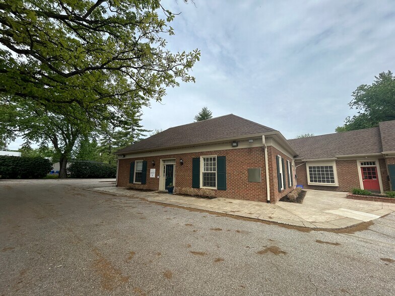 614 Wooster Pike, Terrace Park, OH à louer - Photo de l’immeuble – Image 2 sur 31