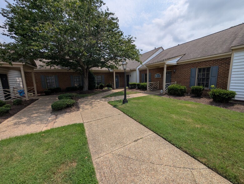 729 Thimble Shoals Blvd, Newport News, VA à vendre - Photo de l’immeuble – Image 2 sur 14