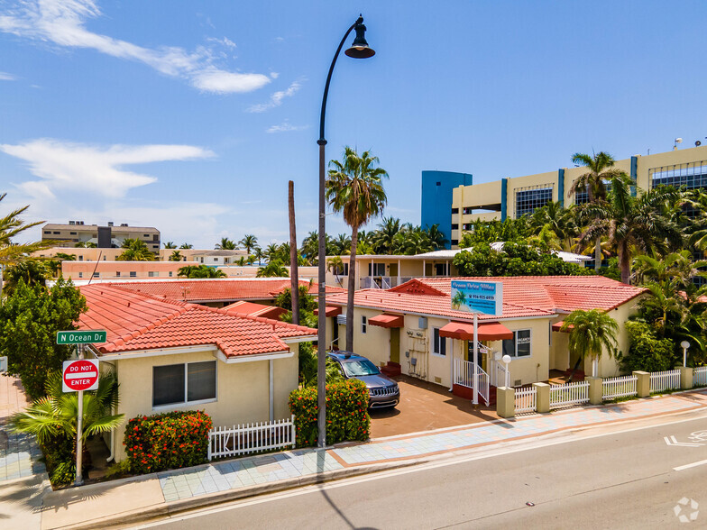 Hollywood Beach Hotels portefeuille de 3 biens à vendre sur LoopNet.fr - Photo principale – Image 1 sur 32