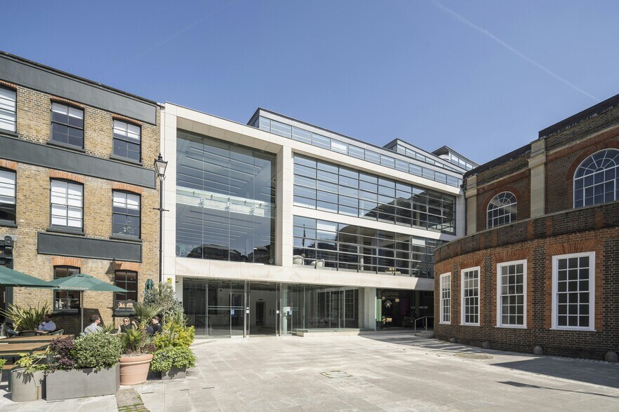 42 St. John St, Londres à louer - Photo de l’immeuble – Image 2 sur 16