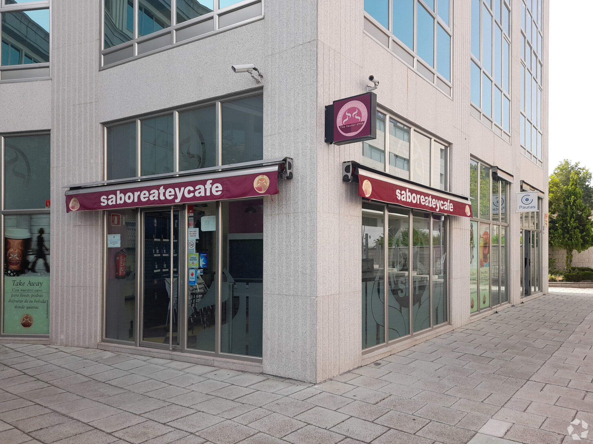 Local commercial dans Pozuelo de Alarcón, Madrid à louer Photo intérieure– Image 1 sur 2