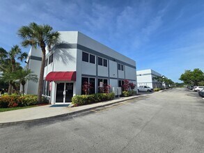 3740-3748 NW 124th Ave, Coral Springs, FL à louer Photo intérieure– Image 1 sur 22