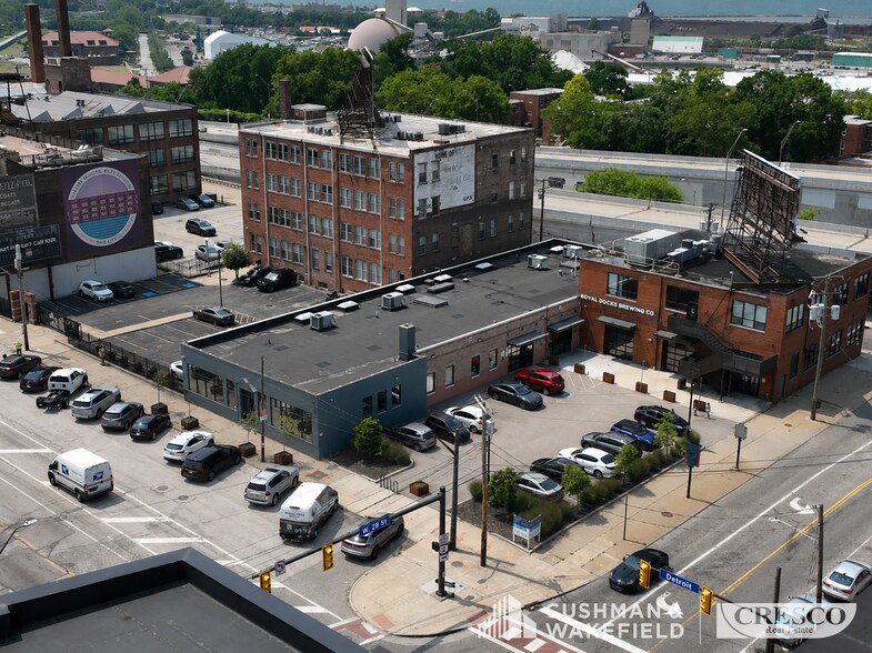 2814 Detroit Ave, Cleveland, OH à vendre - Photo de l’immeuble – Image 3 sur 22