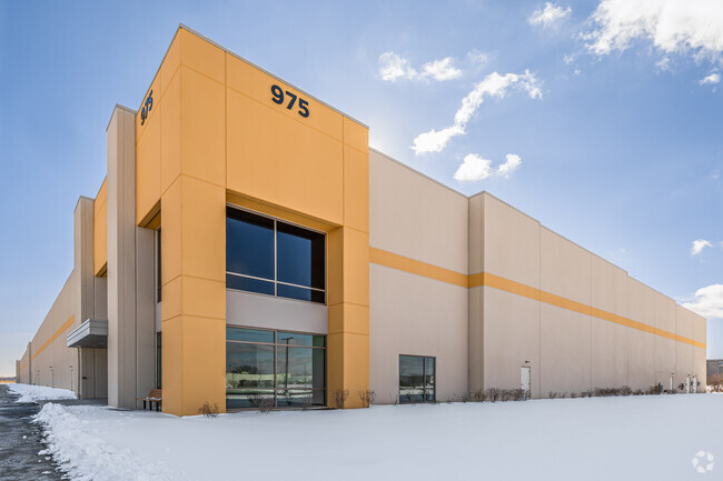 Plus de détails pour 975 Lordship Blvd, Stratford, CT - Industriel/Logistique à louer