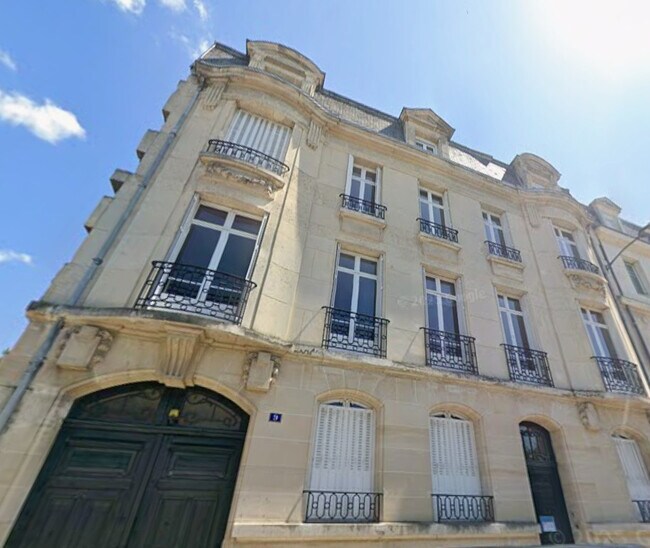 Plus de détails pour Local d’activités à vendre