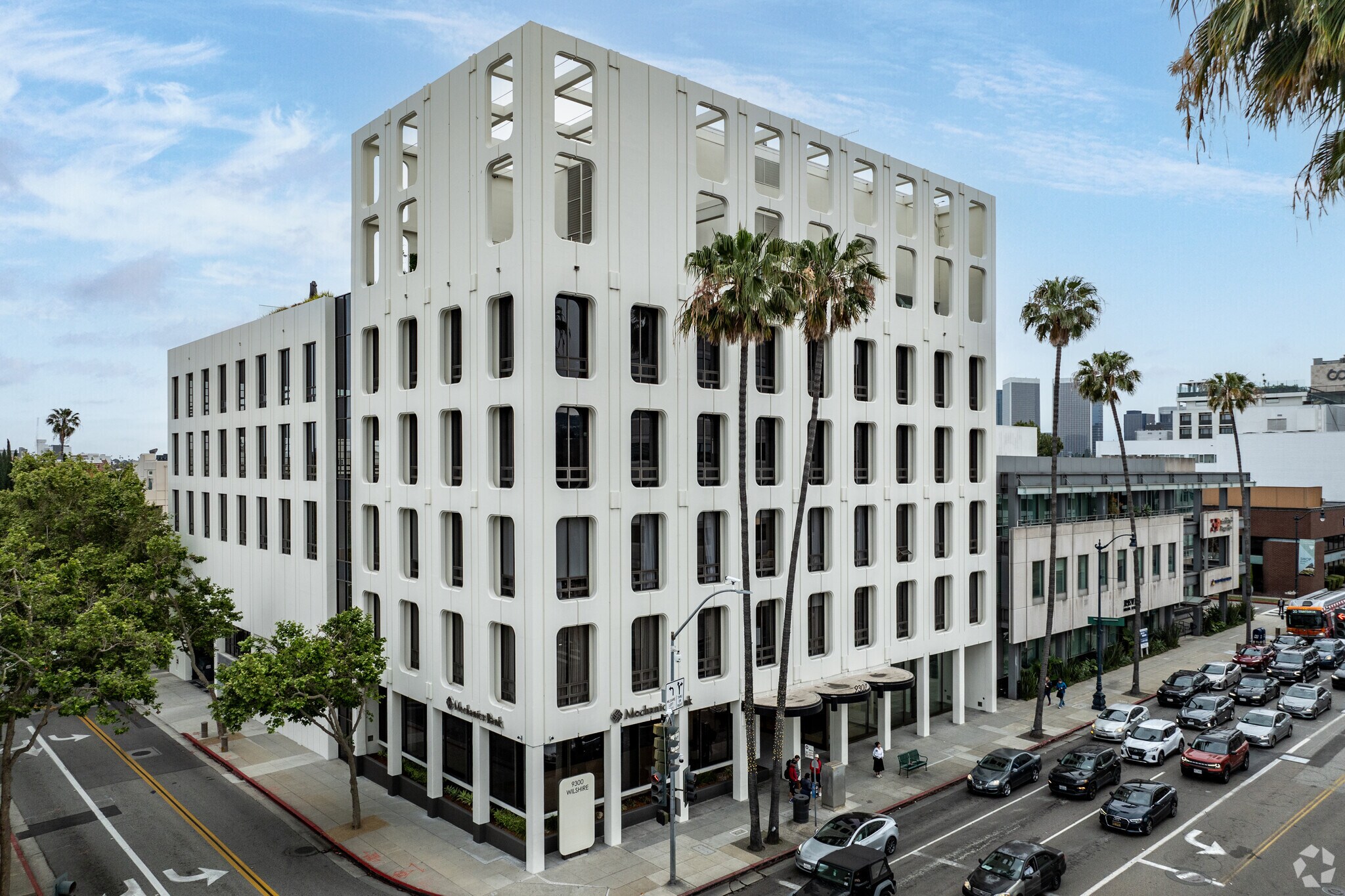 9300 Wilshire Blvd, Beverly Hills, CA à louer Photo principale– Image 1 sur 38