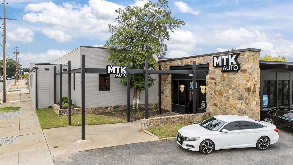 1605 Brook Rd, Richmond, VA à vendre - Photo de l’immeuble – Image 2 sur 20