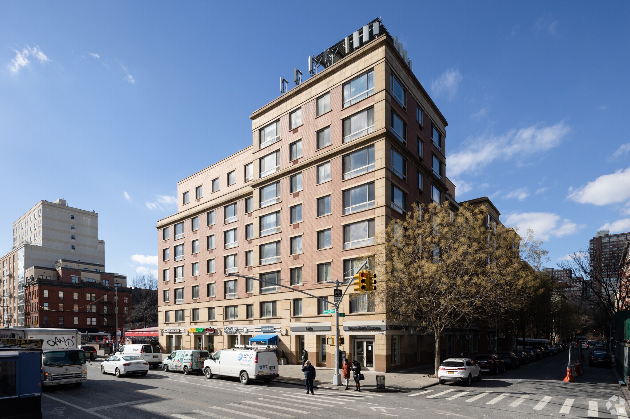 2163-2169 Frederick Douglass Blvd, New York, NY à louer Photo principale– Image 1 sur 4