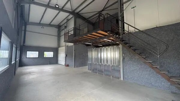 Local d’activités dans Argelès-sur-Mer à louer Photo de l’immeuble– Image 1 sur 5