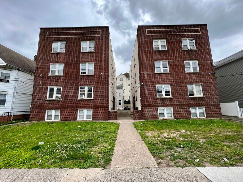 132 Elm Ave, Rahway, NJ à vendre - Photo de l’immeuble – Image 1 sur 4