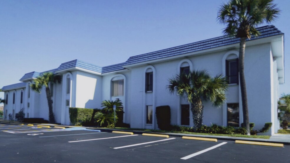 3000 N Atlantic Ave, Cocoa Beach, FL à vendre - Photo de l’immeuble – Image 1 sur 28