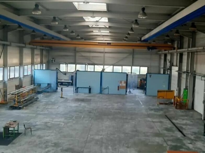 Local d'activités dans Étupes à vendre - Photo de l’immeuble – Image 3 sur 5