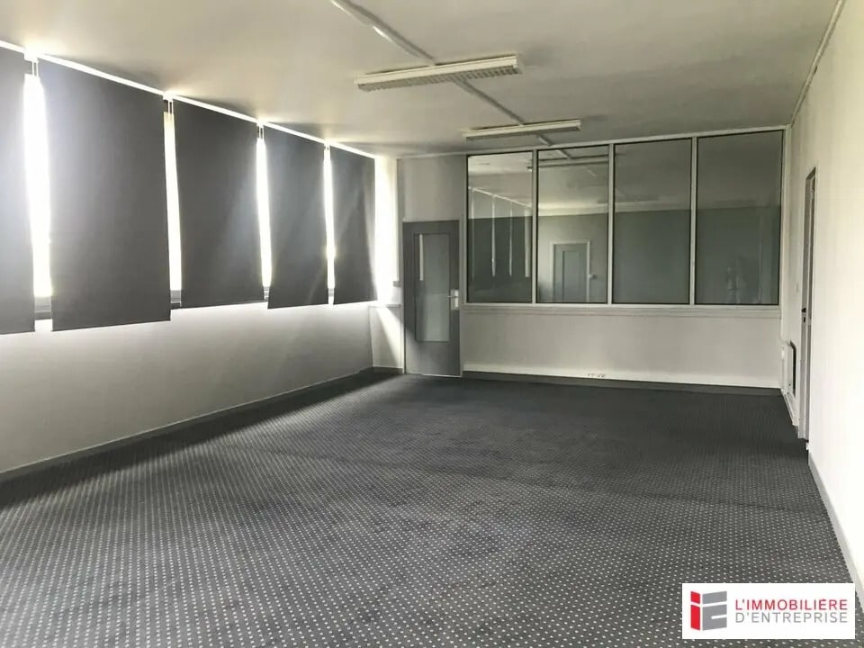Bureau dans Grâces à louer Photo de l’immeuble– Image 1 sur 9